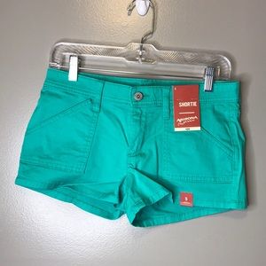 🔴 NWT! Juniors Arizona shorts, size 5, green